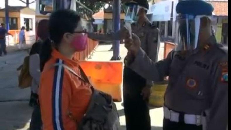 Larangan Mudik Diterapkan, Penumpang  di Terminal Purabaya Terus Berdatangan