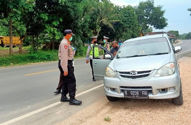 Nekat Mudik, 463 Kendaraan Dipaksa Putar Balik di Perbatasan Jateng