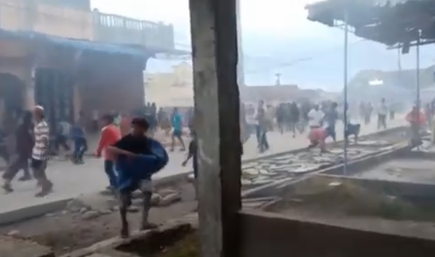 Usai Subuh, 2 Kelompok Remaja di Batubara Tawuran dan Perang Batu di Jalanan