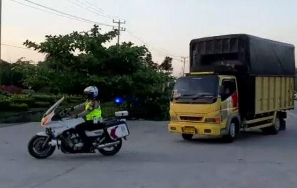 title Polres Pekanbaru Perketat 5 Titik Perbatasan untuk Cegah Arus Mudik Polres Pekanbaru Perketat 5 Titik Perbatasan untuk Cegah Arus Mudik