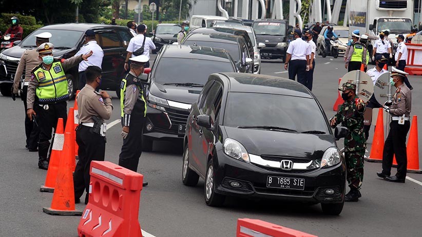 Pantauan Hari Pertama PSBB di Surabaya, Lalu Lintas Macet - Bagian 1