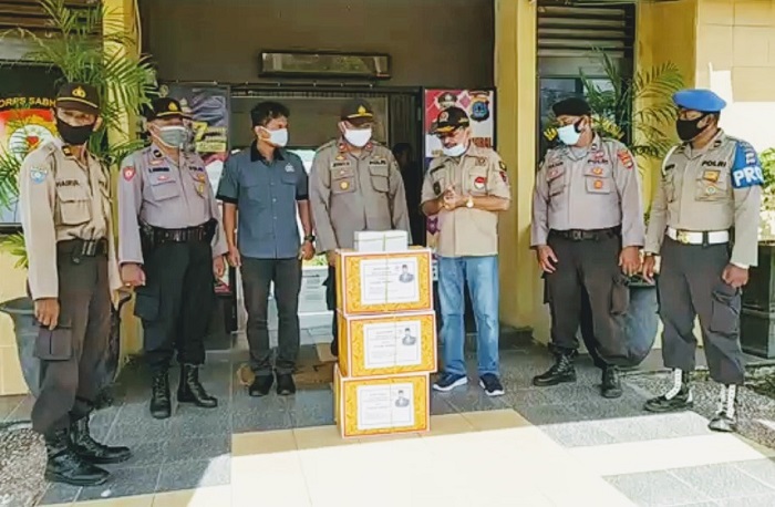 Ketua DPRD Kalsel Kembali Sumbangkan 4 Bulan Gajinya untuk APD Penanganan Covid-19