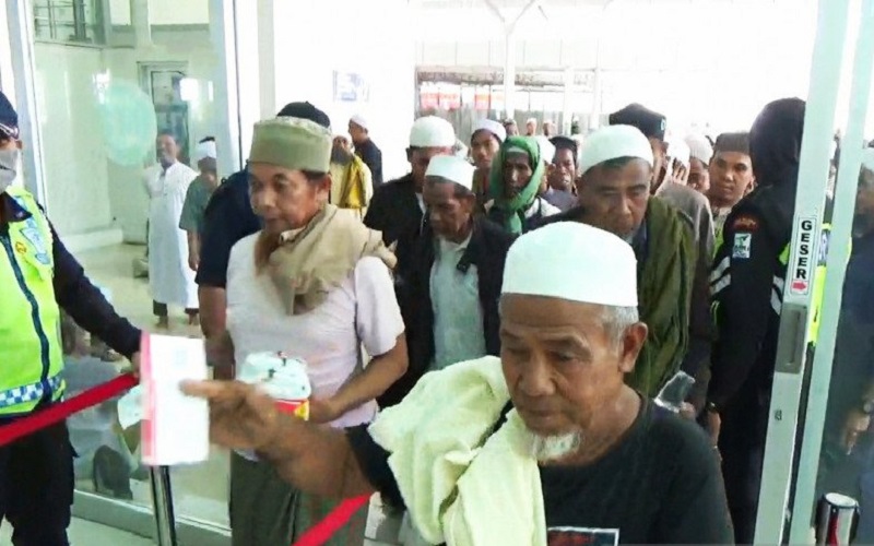 11 WNA India Batal Diisolasi di Balai PMD Sleman