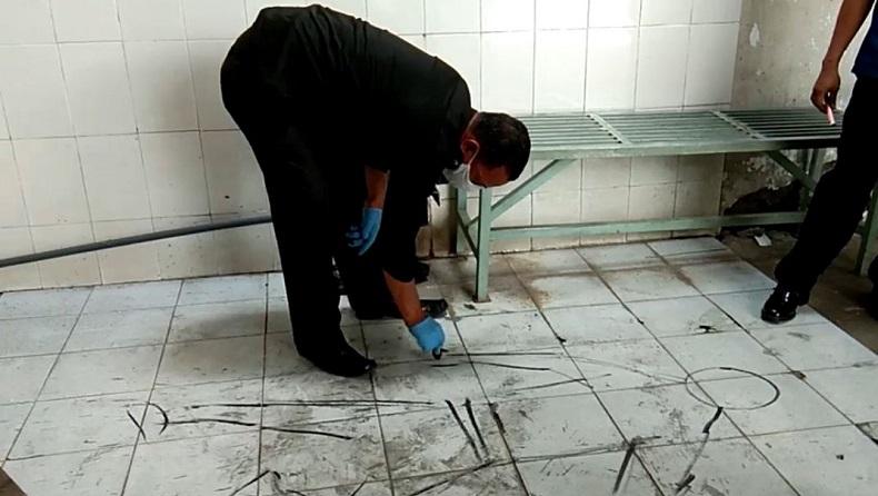 title Tukang Bangunan di Mojokerto Tewas akibat Terjatuh dari Atap Setinggi 5 Meter Tukang Bangunan di Mojokerto Tewas akibat Terjatuh dari Atap Setinggi 5 Meter