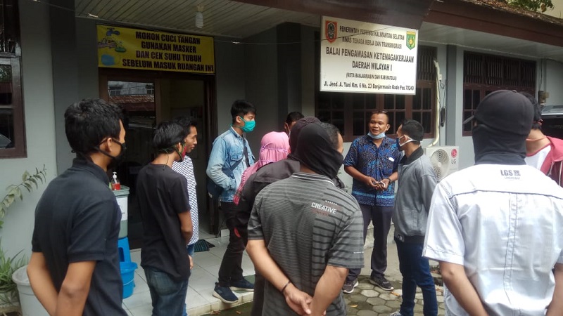 Tuntut Upah Lembur, Puluhan Karyawan PT Wilson Lautan Karet Kena PHK