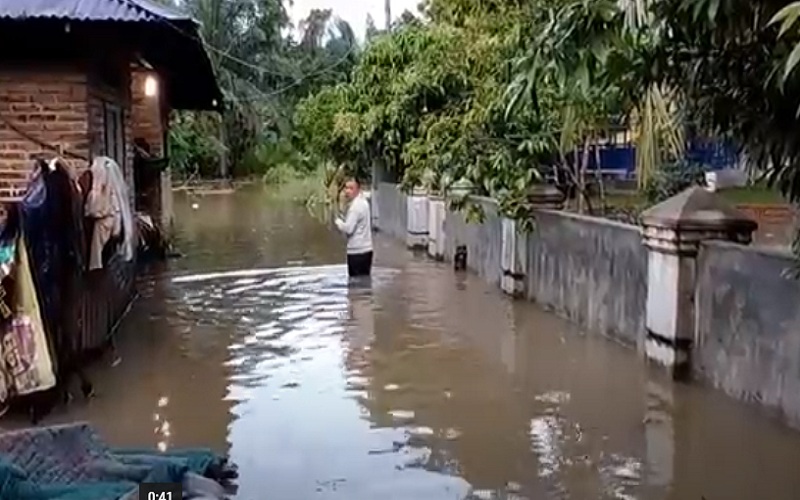 Sungai Bangkatan Meluap, Puluhan Rumah Warga Di Binjai Terendam