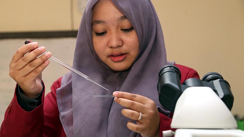 Mahasiswa UM Surabaya Ciptakan Alat Sterilisasi Uang Otomatis - Bagian 5