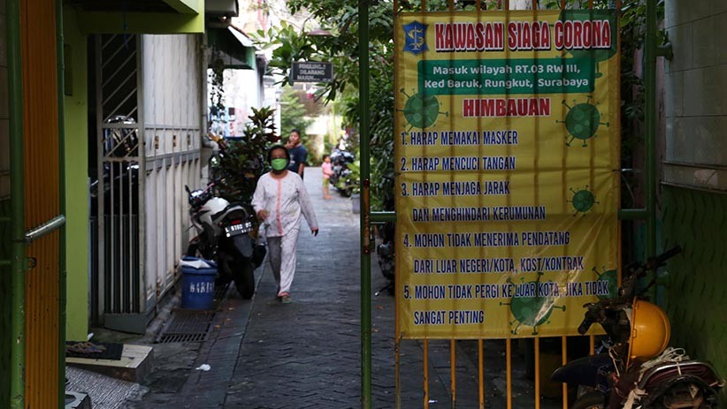 Cegah Penyebaran Corona, Akses Masuk Permukiman Warga di Surabaya Diperketat - Bagian 3