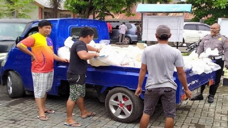 Polisi Temukan 64 Karung Miras Cap Tikus Tanpa Pemilik di Pelabuhan Munte Minut