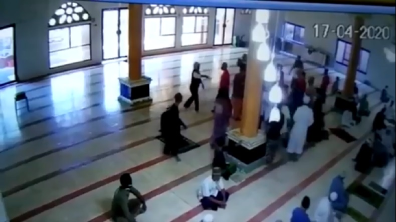 Camat di Parepare Dilaporkan Warga karena Bubarkan Jemaah Salat Jumat