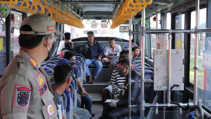 Bandel Tak Pakai Masker, 40 Warga Palembang Dipaksa Karantina di Asrama Haji