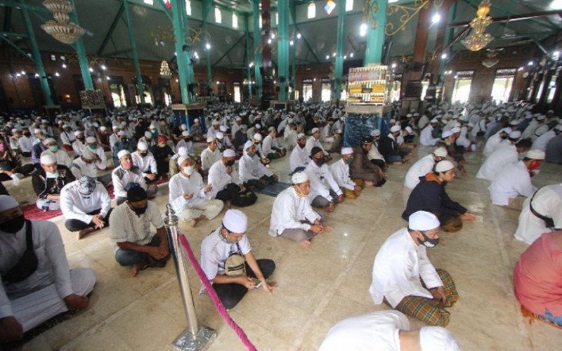 title Sosok Mendiang Guru Zuhdi di Mata Jemaah: Gaya Dakwahnya yang Humoris Selalu Disukai Sosok Mendiang Guru Zuhdi di Mata Jemaah: Gaya Dakwahnya yang Humoris Selalu Disukai
