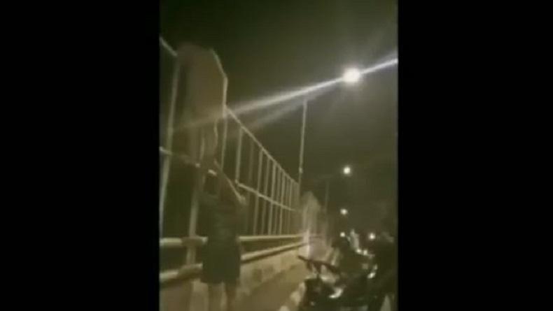 IRT di Banjar Nekat Naik Jembatan Layang Langensari, Diduga hendak Bunuh Diri