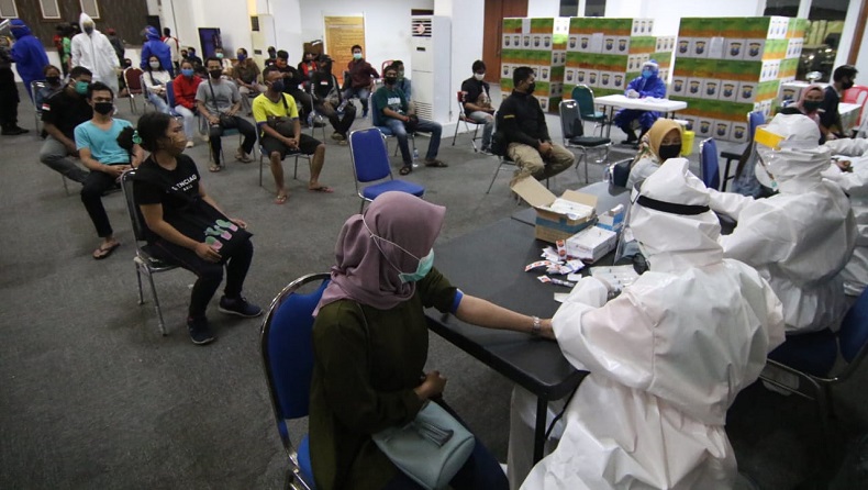 title Gubernur Khofifah Pantau Pelaksanaan Operasi PSBB, 171 Warga Terjaring Razia Gubernur Khofifah Pantau Pelaksanaan Operasi PSBB, 171 Warga Terjaring Razia