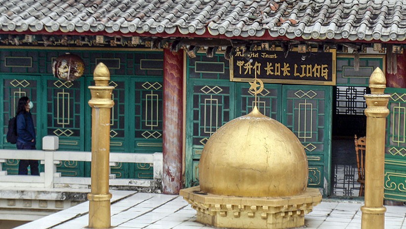 Uniknya Masjid Jami Tan Kok Liong Berarsitektur Kelenteng - Bagian 2