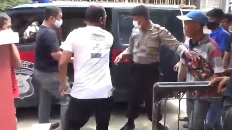 Nekat Mencuri di Perumahan saat PSBB, 3 Pemuda di Makassar Babak Belur Dihajar Warga