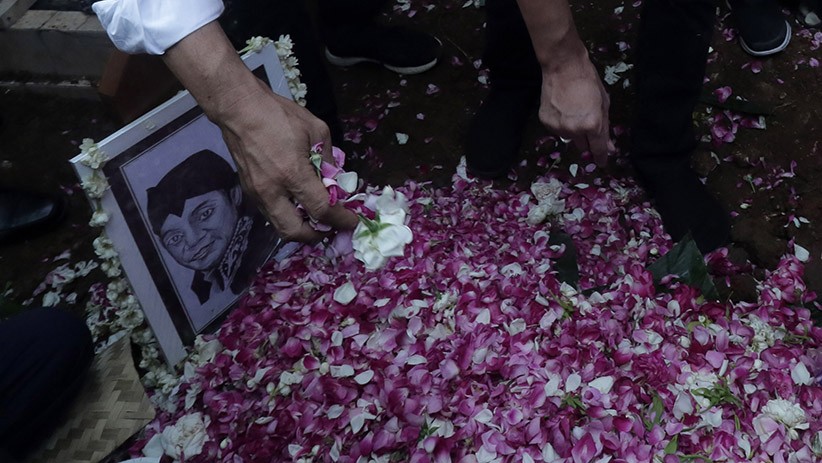 Suasana Haru Pemakaman Didi Kempot di Ngawi - Bagian 3