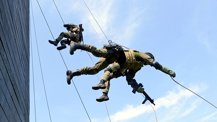 Aksi Prajurit Rupanpur Brigif 2 Marinir Latihan Mountaineering - Bagian 2