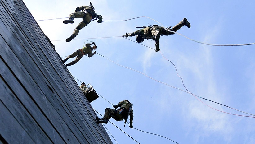 Aksi Prajurit Rupanpur Brigif 2 Marinir Latihan Mountaineering - Bagian 1