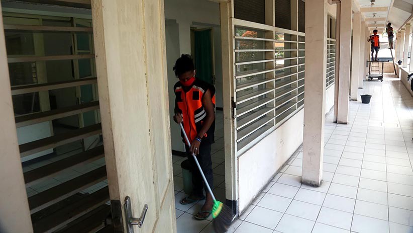 Pasien Covid-19 Terus Bertambah, Pemprov Jatim Siapkan Rumah Sakit Darurat - Bagian 2