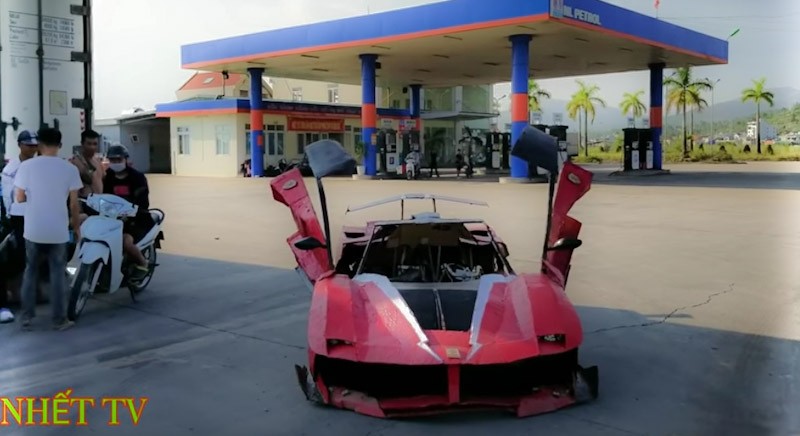 Kreatif, Anak Muda di Vietnam Bikin Supercar dari Kardus dan Bisa Dikendarai