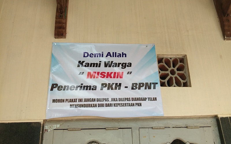 Viral Rumah Mewah Bertuliskan Demi Allah Kami Warga Miskin Penerima Pkh Bpnt Bagian 1