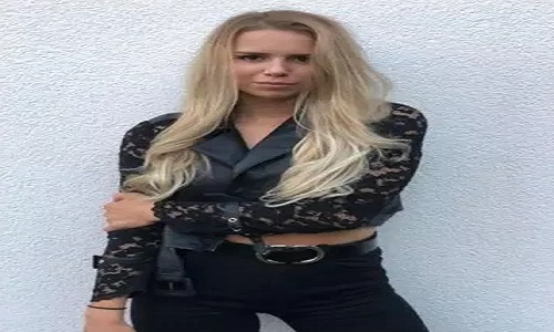 Kekasih baru Manuel Neuer, Anika Bissel (foto: The Sun)