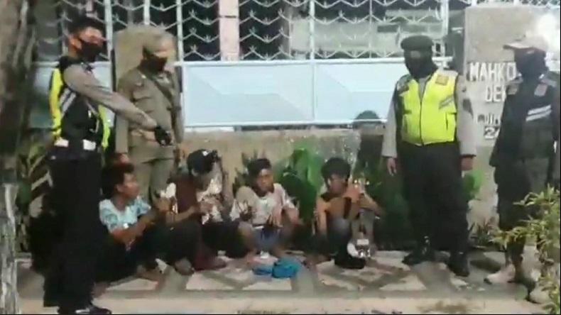 Kepergok Mabuk Lem, 4 Anak Jalanan di Pasuruan Diamankan Satpol PP dan Polisi