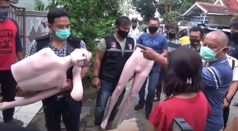 title Kronologi Pembunuhan Sadis di Deliserdang, Korban Diperkosa, Dibakar dan Dimutilasi Kronologi Pembunuhan Sadis di Deliserdang, Korban Diperkosa, Dibakar dan Dimutilasi