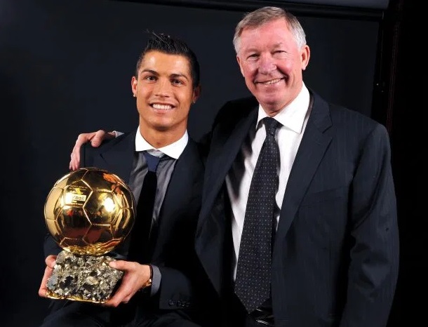 Sir Alex Ferguson hadir saat Cristiano Ronaldo meraih Balon d`Or 2008. (Foto: The Sun)