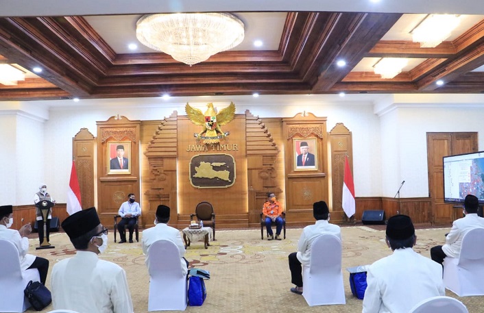 title Khofifah Minta Guru di Jatim Dorong Minat Baca Siswa Berbasis Digital Khofifah Minta Guru di Jatim Dorong Minat Baca Siswa Berbasis Digital