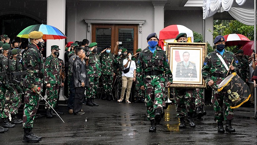 Momen Upacara Pelepasan Jenazah Mantan Panglima TNI Djoko Santoso - Bagian 3