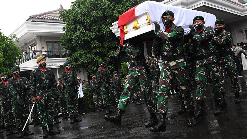 Momen Upacara Pelepasan Jenazah Mantan Panglima TNI Djoko Santoso - Bagian 2