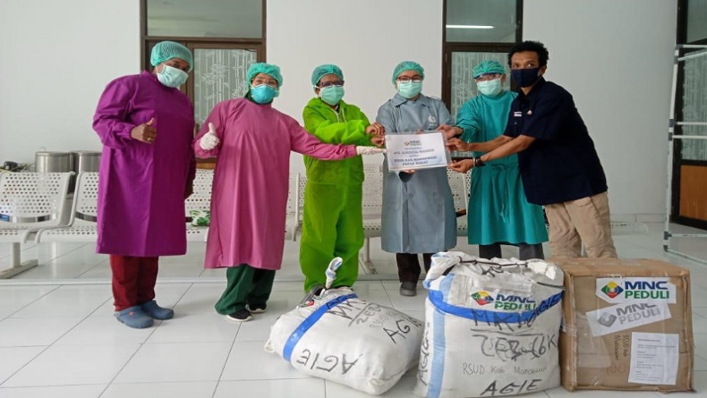 MNC Peduli Serahkan Bantuan APD kepada RSUD Kabupaten Manokwari