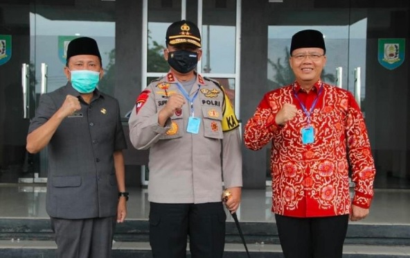 title Kontak dengan Mantan Kapolda Bengkulu, Gubernur Rohidin Isolasi Mandiri Kontak dengan Mantan Kapolda Bengkulu, Gubernur Rohidin Isolasi Mandiri