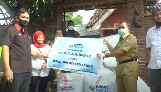 MNC Peduli Serahkan Bantuan 500 APD dan 10.000 Masker ke Pemkab Semarang