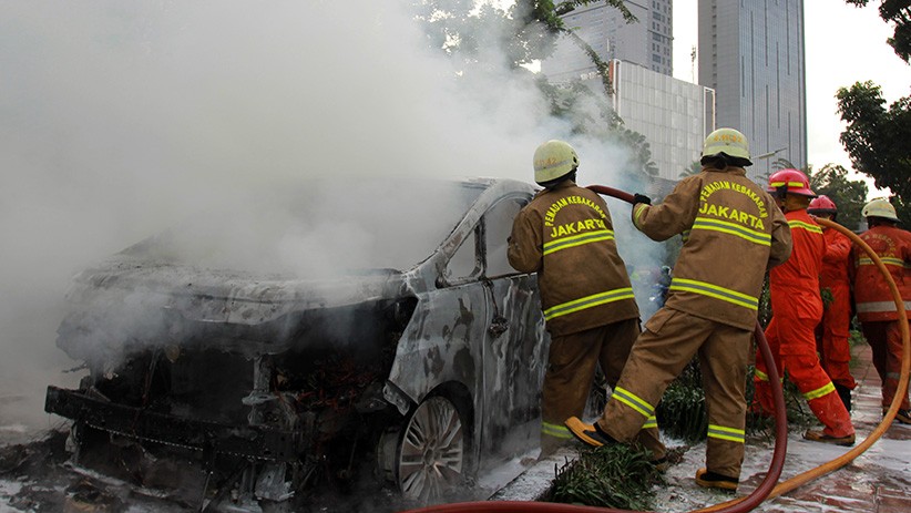 Mobil Mewah Terbakar di Pondok Indah - Bagian 2