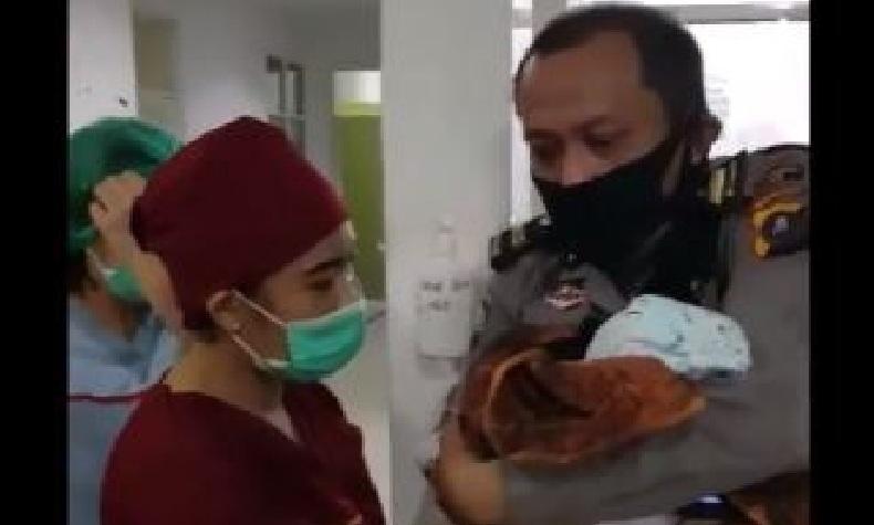 Polisi di Medan Selamatkan Bayi Baru Lahir yang Ditemukan di Teras Rumah Warga