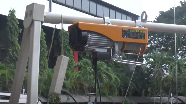 title IT Telkom Surabaya Ciptakan Crane Pengantar Jenazah Pasien Covid-19 hingga ke Makam IT Telkom Surabaya Ciptakan Crane Pengantar Jenazah Pasien Covid-19 hingga ke Makam