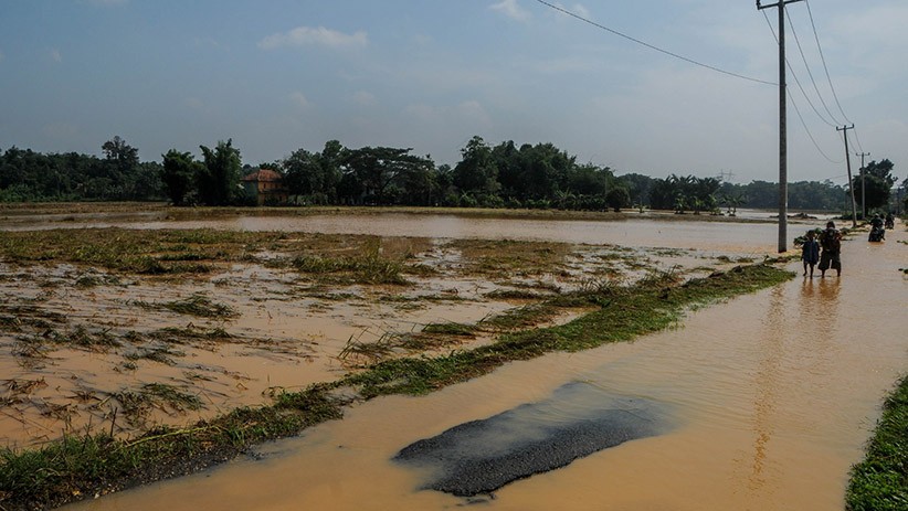 Sungai Cibereum Meluap, Permukiman Warga Lebak Terendam Banjir - Bagian 3