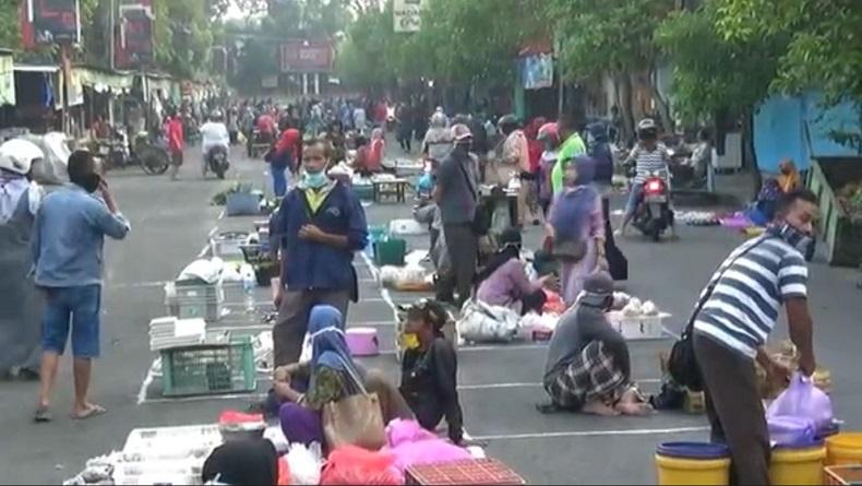 Pasar Tradisional Bojonegoro Kembali Dibuka, Warga Belum Terapkan Jaga Jarak