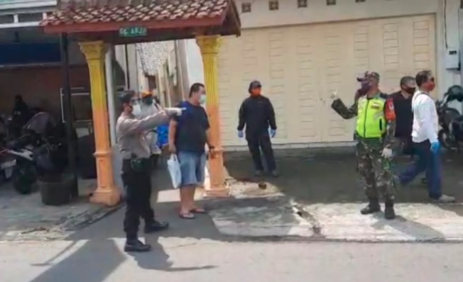 Pria Positif Corona di Tasikmalaya yang Ngamuk Dijemput Petugas dari Klaster Lembang