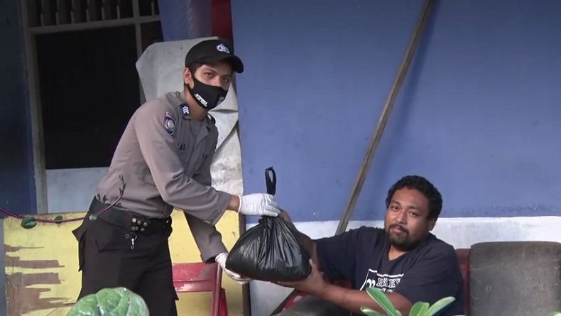 title Sering Dapat Bantuan, Penyandang Disabilitas di Jayapura Doakan Kapolda Papua Panjang Umur Sering Dapat Bantuan, Penyandang Disabilitas di Jayapura Doakan Kapolda Papua Panjang Umur