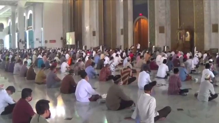 title Masjid Al Akbar Surabaya Kembali Gelar Salat Jumat dan Tarawih Masjid Al Akbar Surabaya Kembali Gelar Salat Jumat dan Tarawih