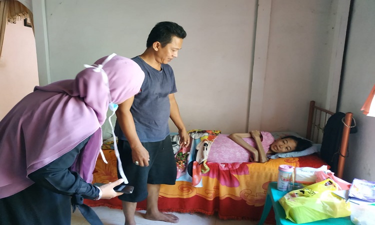 Kisah Juni Arita, Warga Padang Sago Idap Tumor Ganas Tak Punya Biaya Berobat ke RS