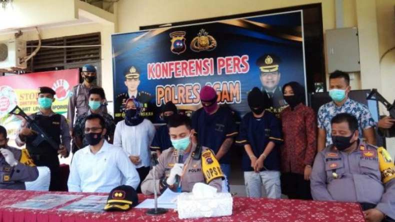 Polisi Bongkar Prostitusi Online Pertama di Agam, 3 Muncikari Diamankan