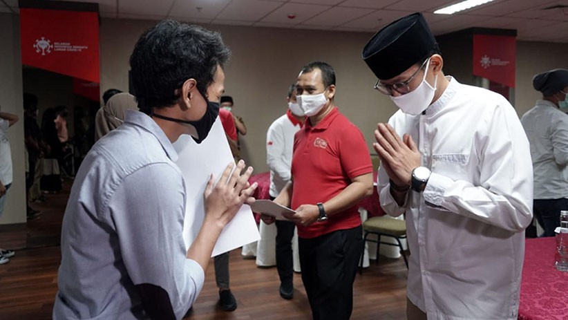 Sandiaga Uno Serahkan Beasiswa KAHMIPreneur kepada Mahasiswa Terdampak Covid-19 - Bagian 2
