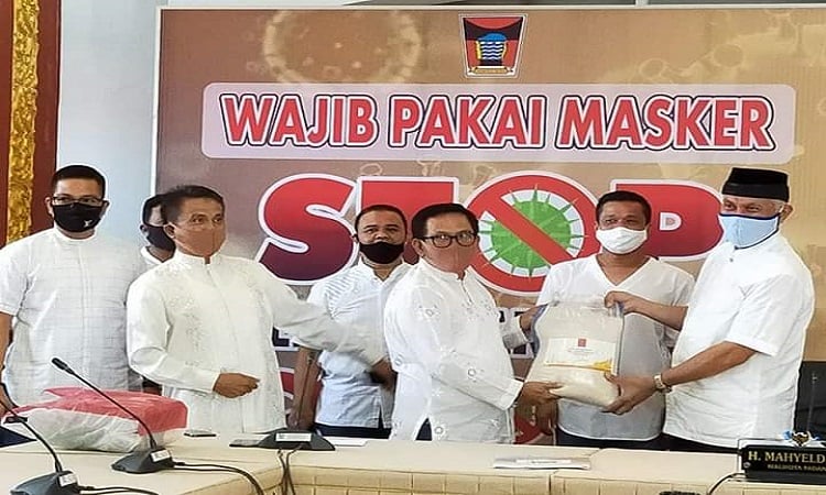 REI Sumbar Antarkan Bantuan Untuk Warga Terdampak Covid-19