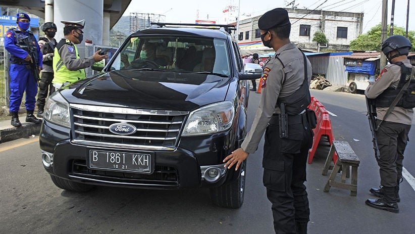 Larangan Mudik, Polisi Imbau Ratusan Kendaraan Putar Balik dari Pelabuhan Merak - Bagian 1