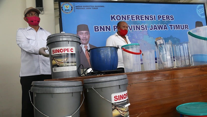 BNNP Jawa Timur Bongkar Kasus Pabrik Narkoba, 5 Kg Sabu Disita - Bagian 3